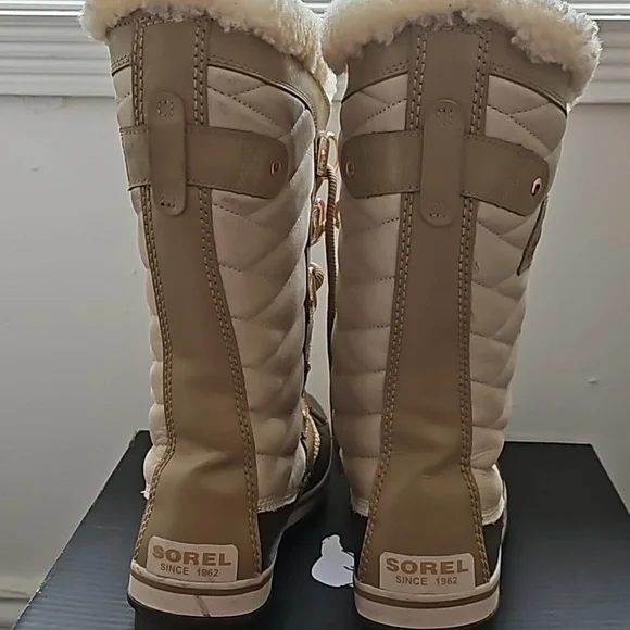 Boots - Picture 4 of 7